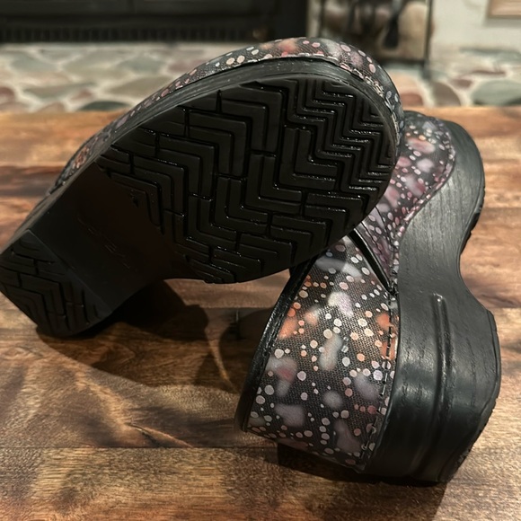 Dansko Clogs - Picture 2 of 6